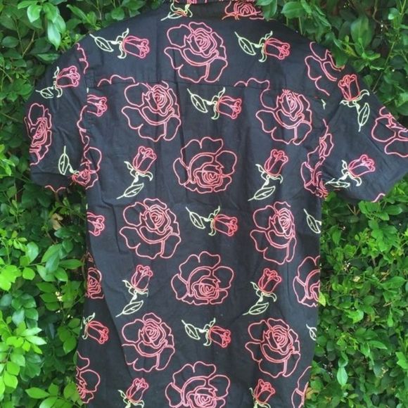 NWT Men's Just Attitude Neon Roses Short Sleeve Button Down Shirt - Picture 2 of 13